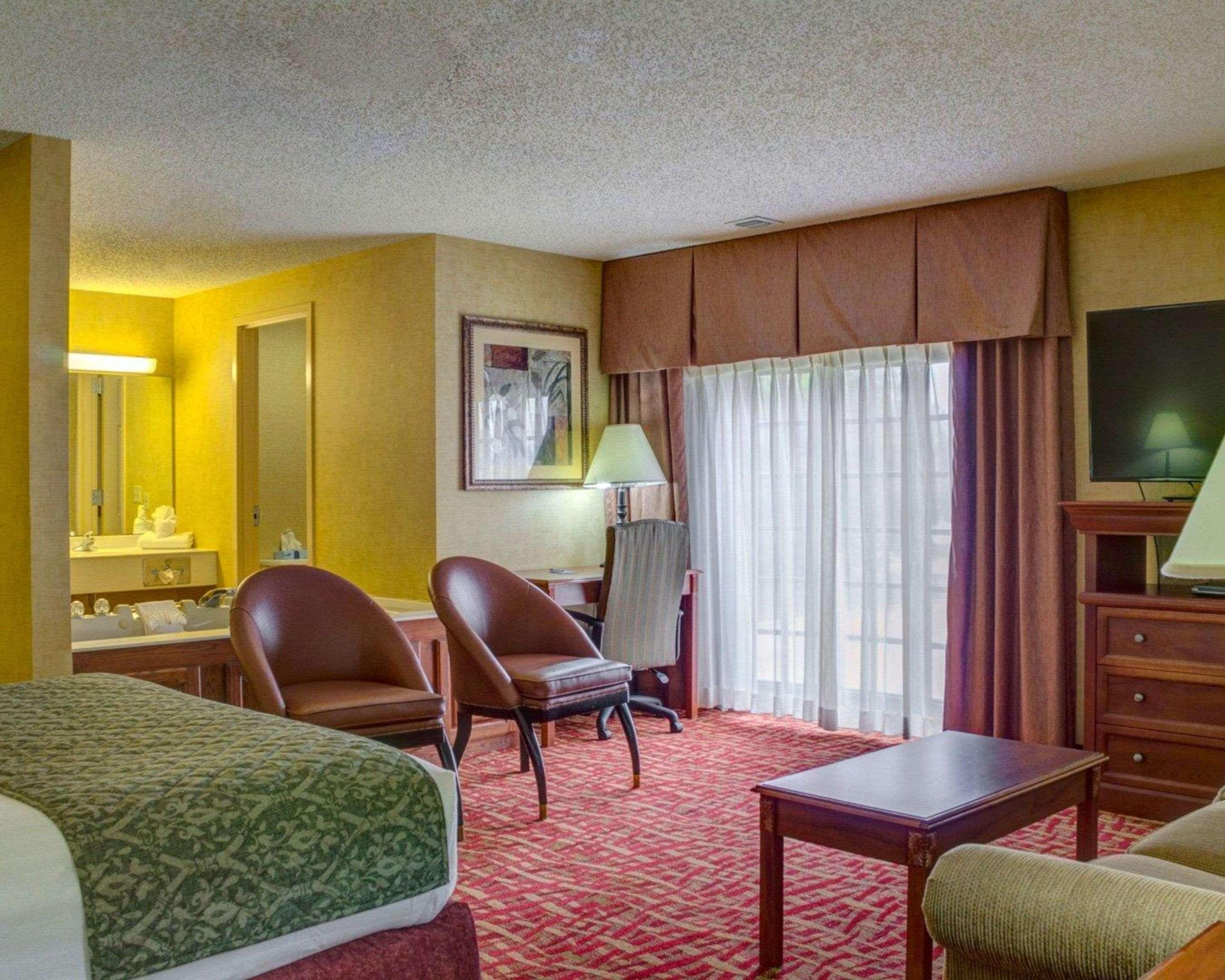 Rodeway Inn Columbia Mall Loop Grand Forks Exterior photo