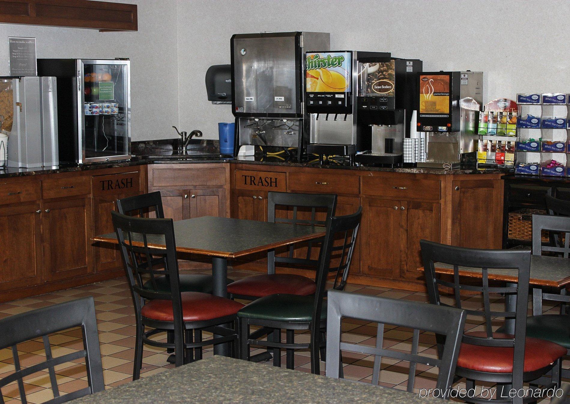 Rodeway Inn Columbia Mall Loop Grand Forks Exterior photo