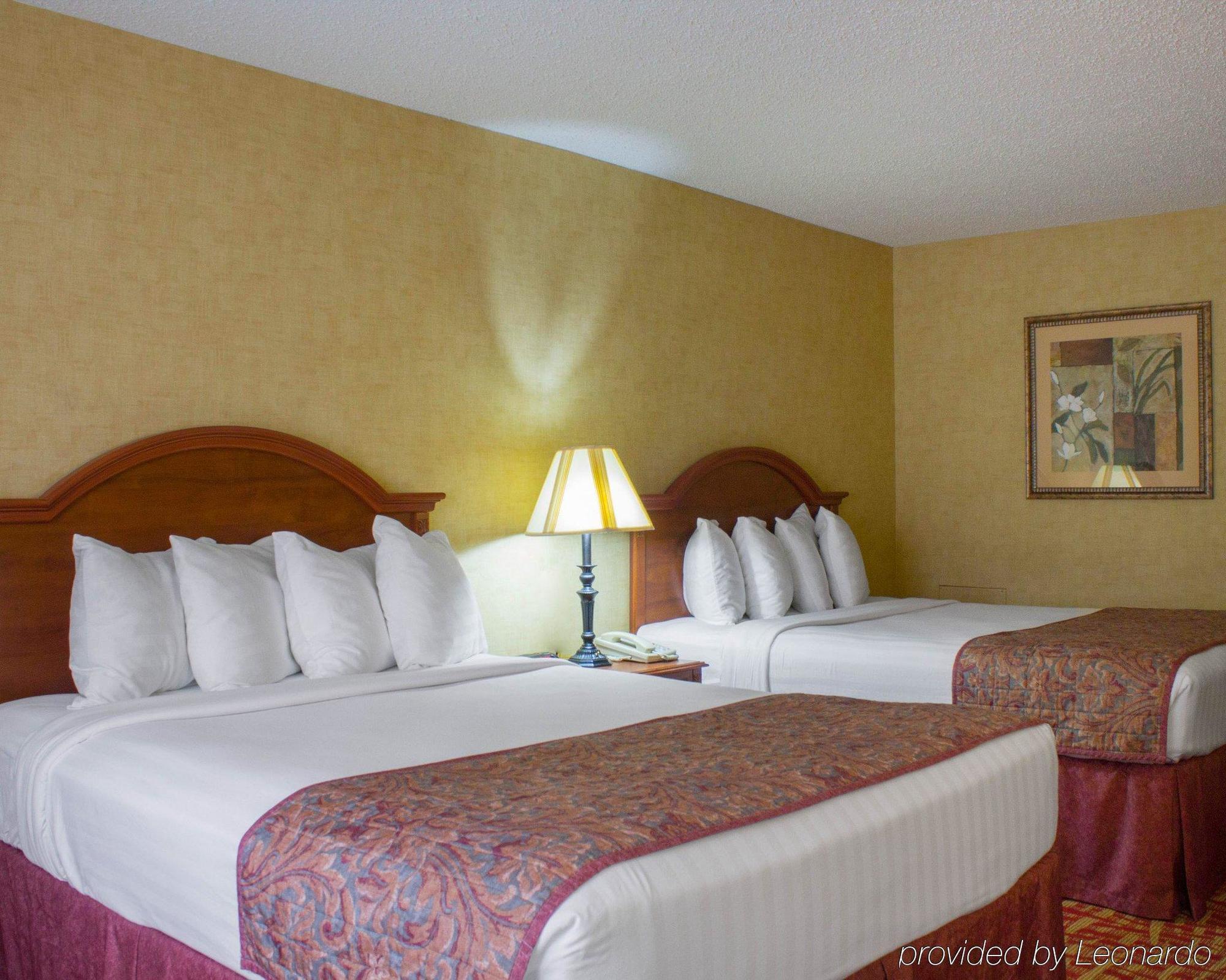 Rodeway Inn Columbia Mall Loop Grand Forks Exterior photo